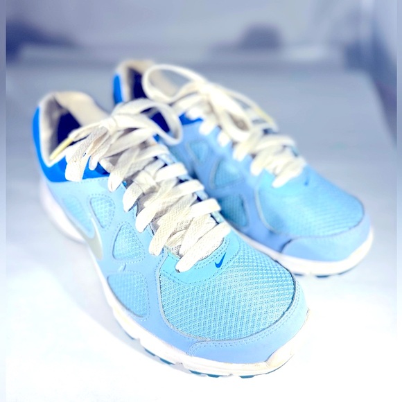 Nike Revolution‎ - Picture 1 of 8